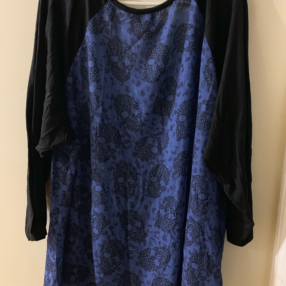 Shirt - Picture 3 of 4
